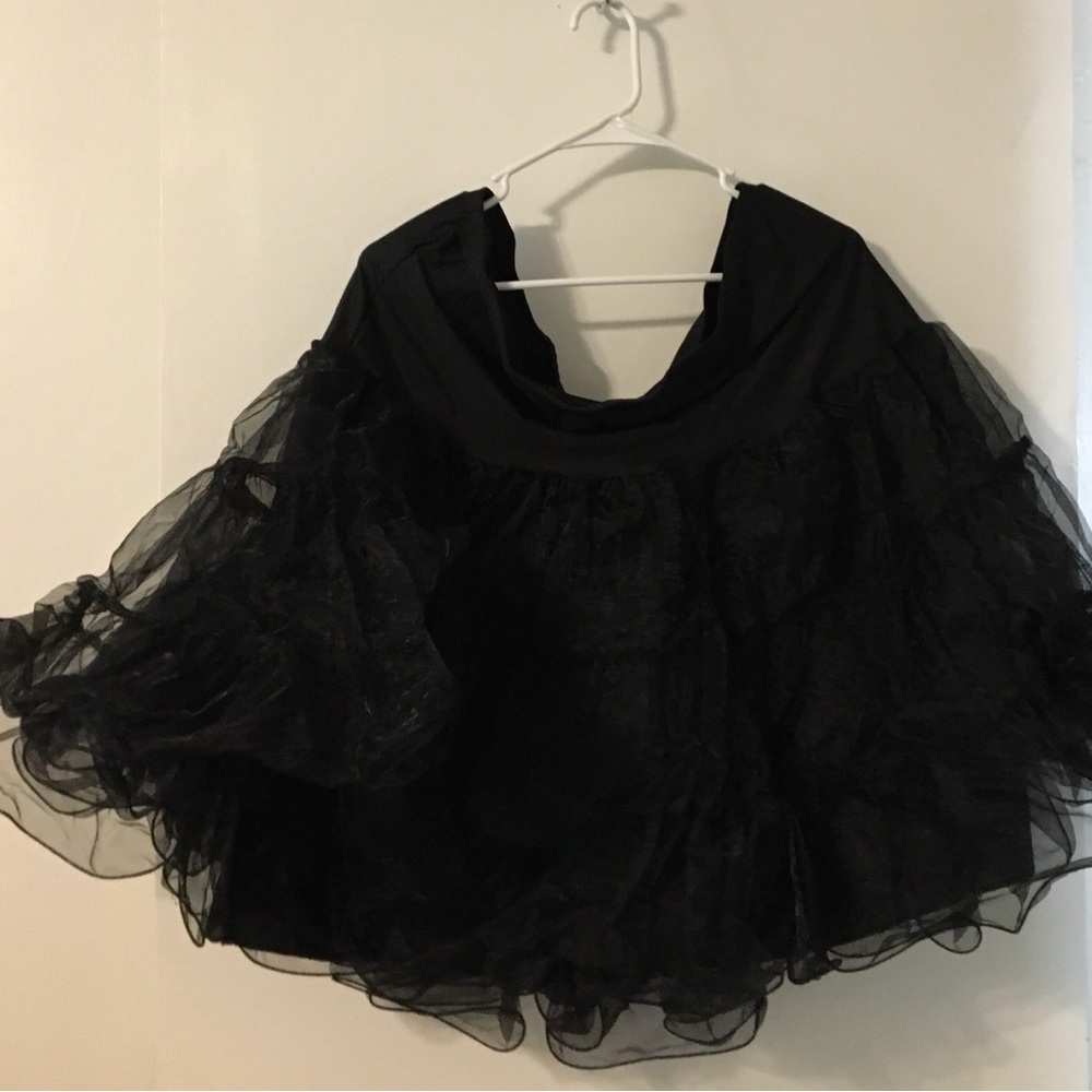 Black Petticoat 2X
